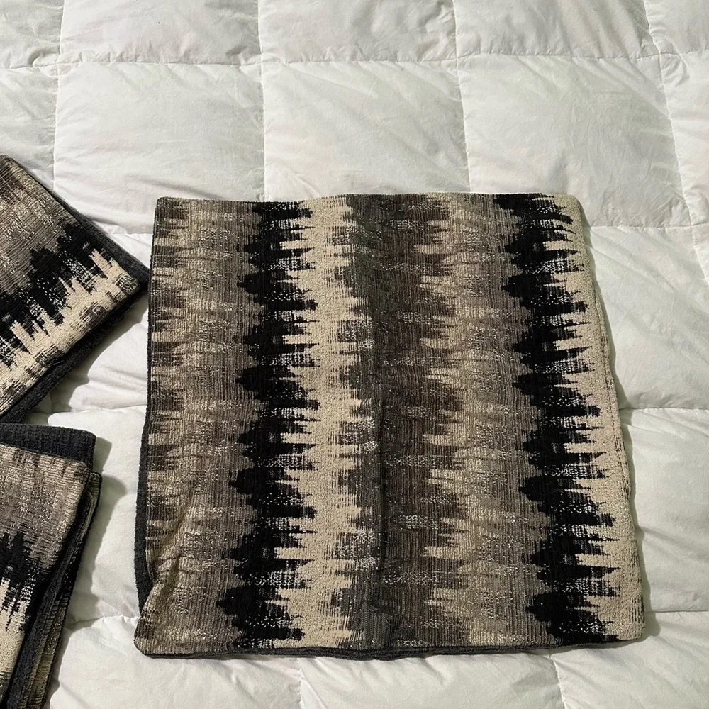 Set of Three Throw Decorative Pillow Cases 20x20in Pattern Tan Black Gray Zipper - Picture 3 of 6